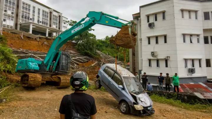 Inundaciones en Sumatra, Indonesia cobran al menos ocho vidas