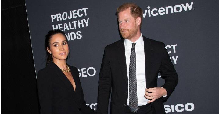 Hollywood Turns On 'Stale' Meghan Markle & Prince Harry After Showbiz Flops
