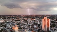 Tras días de intenso calor, se aproxima un sistema frontal que provocará lluvias y tormentas