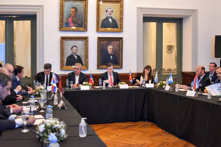 Quieren ver a Milei. Los gobernadores del norte condicionan el apoyo al presupuesto y piden que se reactive la obra pública