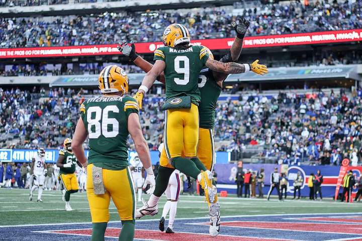 Packers-Giants takeaways: Green Bay fights through wind, injuries to win at New York