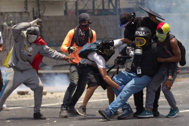 IPYS registra en Venezuela 130 casos de «violaciones a la libertad de expresión» en 2025