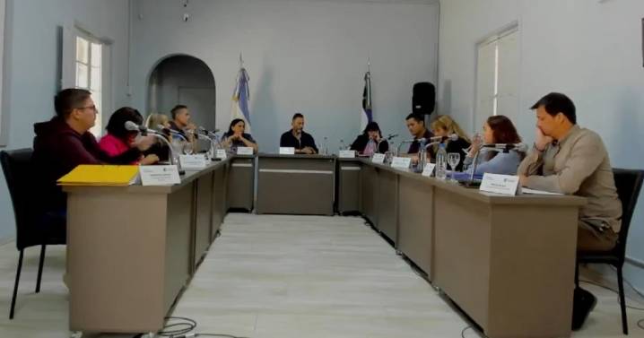 Regina no renovará la emergencia de alumbrado público y el intendente pidió no bajar la tasa aérea