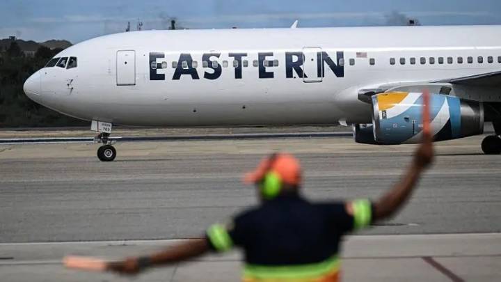 Trump declara cerrado el espacio aéreo venezolano y Caracas responde acusando “amenaza colonialista”