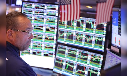 S&P 500 eyes longest losing run since August on AI, crypto fears