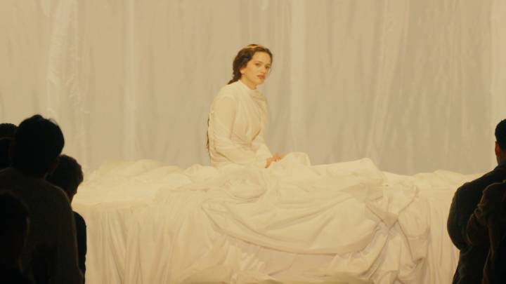 Bienvenidos al cielo de Rosalía: así ha sido la presentación épica de LUX en Barcelona