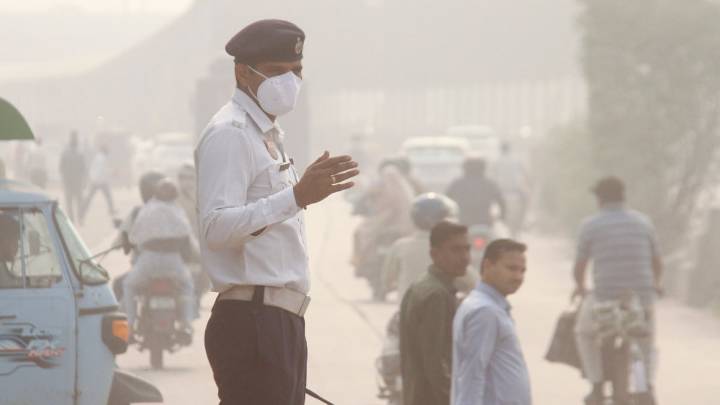 Delhi HC Directs Govt To Postpone Sports Events For School Children Due To Pollution