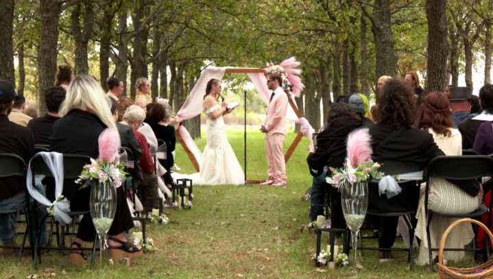 Couple ties the knot on Halloween in Rossville