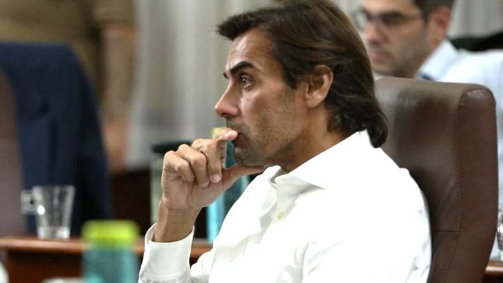 Etcheverría abrió el debate en el Concejo por las motos que alteran la salubridad