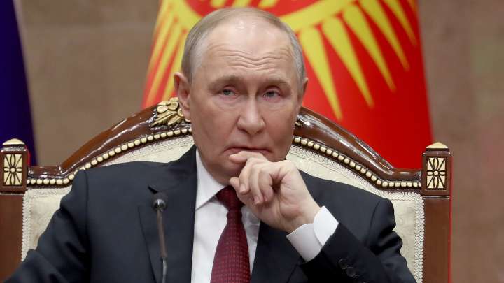 Putin publica el calendario con sus fotos para 2026 y renuncia a una de sus imágenes más icónicas