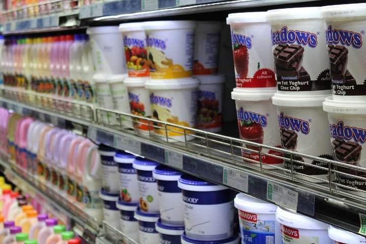 El consumo de alimentos ultra procesados se ha disparado por 3: ¿qué riesgos tiene?