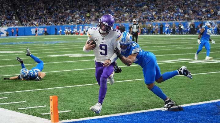 J.J. McCarthy throws for 2 TDs and runs for a score in his return as Vikings beat Lions 27