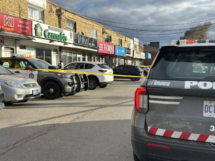 Man stabbed during North York altercation, suspect wanted: police