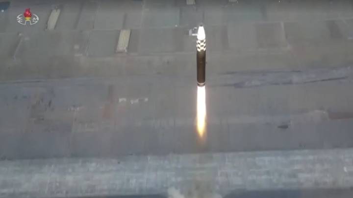 Corea del Norte responde a las nuevas sanciones de Washington y lanza un misil balístico en el mar de Japón