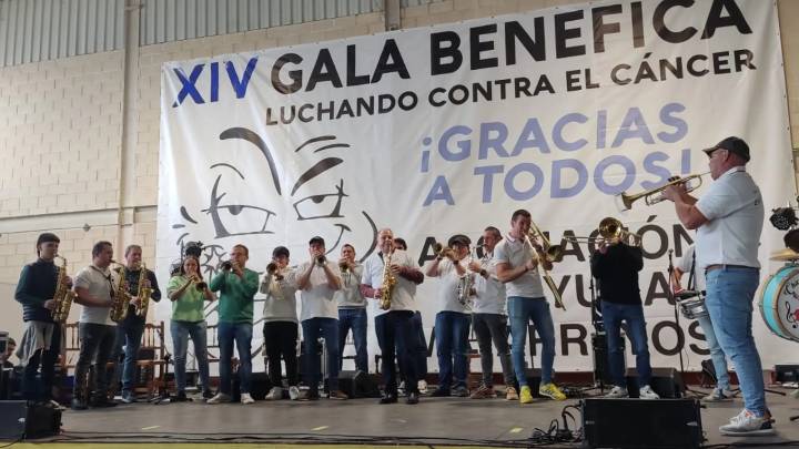 2.000 personas respaldan en Rueda de Jalón la XIV gala benéfica contra el cáncer