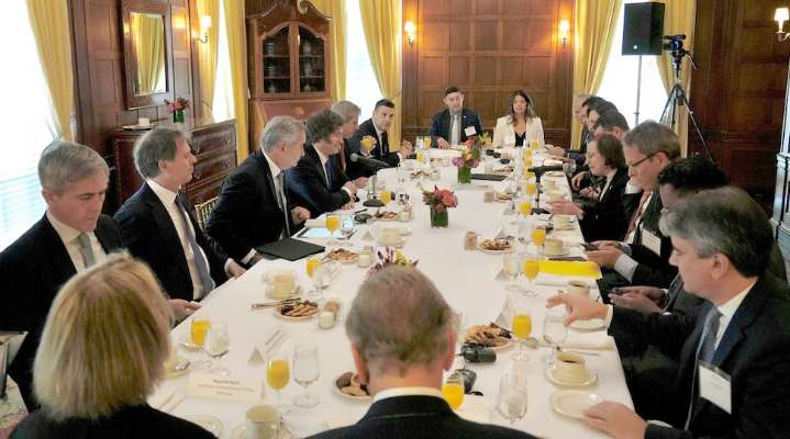 En Nueva York, Milei expuso su programa económico ante líderes empresarios globales y los convocó a invertir en la Argentina