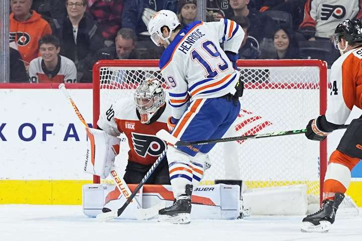 Roslovic scores in OT as Oilers defeat Flyers 2