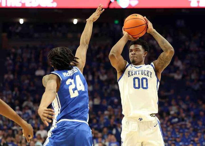 Kentucky rolls behind Dioubate