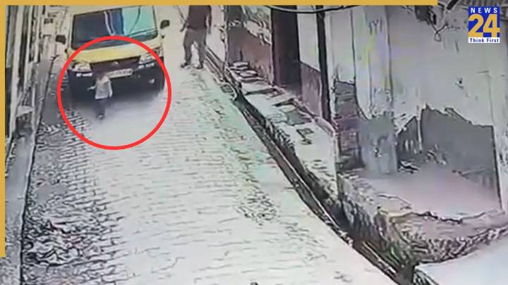 UP: Toddler dies after being crushed by school van in Muzaffarnagar, driver arrested