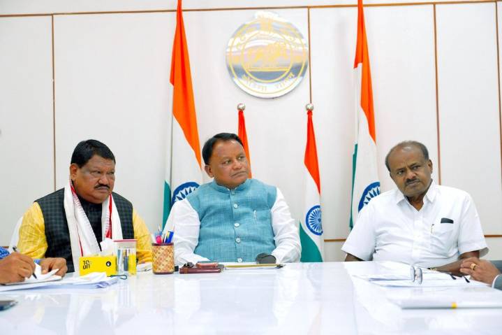Union Minister HD Kumaraswamy meets CM Majhi in Odisha capital, discusses expansion of Rourkela Steel Plant