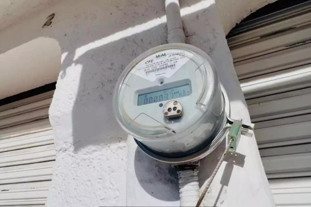 Sufren chetumalenses incremento en recibos de la CFE, afirman que el verdadero consumo no se refleja