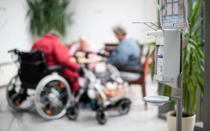Ontario still short of long-term care bed goal, data in fiscal update show