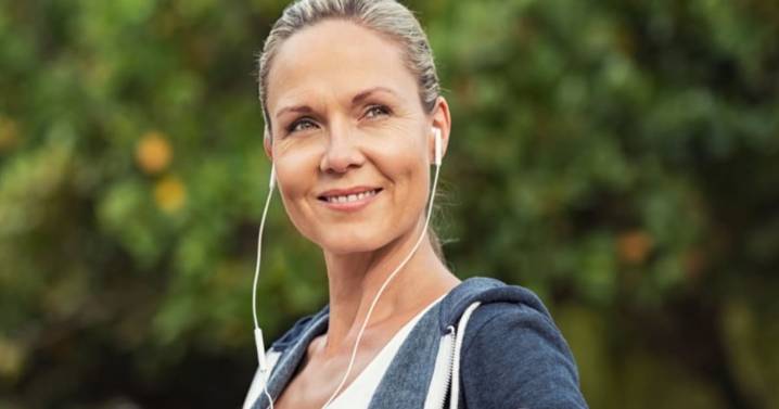 Cuántos pasos debes caminar al día para reducir el riesgo de Alzheimer, según un nuevo estudio