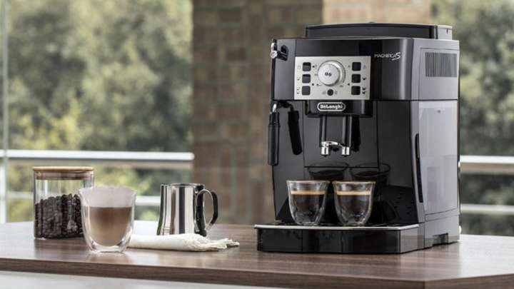 La superautomática ideal para empezar con el café en grano está tirada de precio por Black Friday
