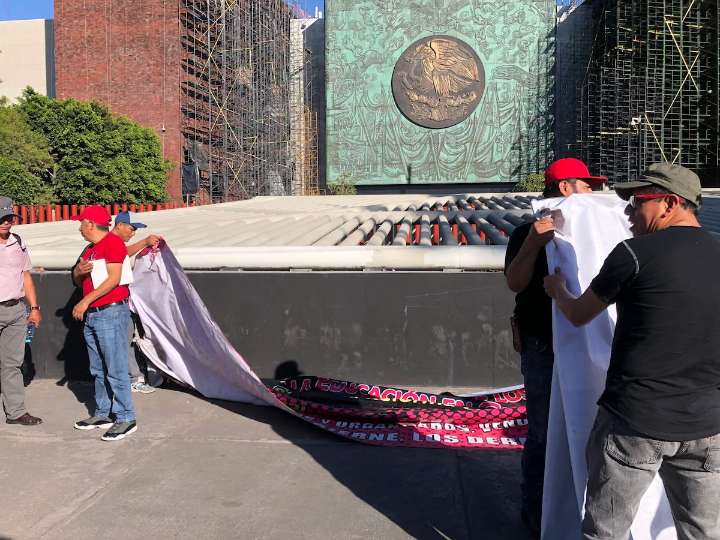 Levanta CNTE su plantón en Cámara de Diputados tras paro de labores de 48 horas