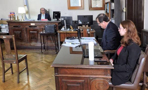 Piden 5 años de prisión para un comerciante chino acusado de abusar a empleadas