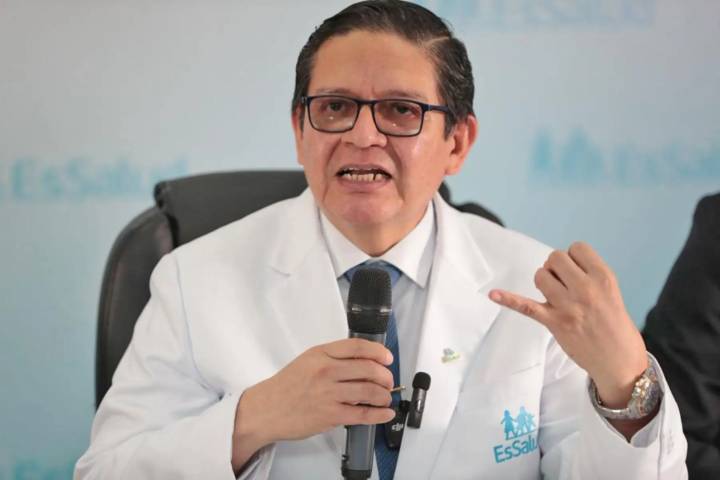 Segundo Acho de EsSalud: “Descentralización de servicios especializados son prioridad en la gestión”