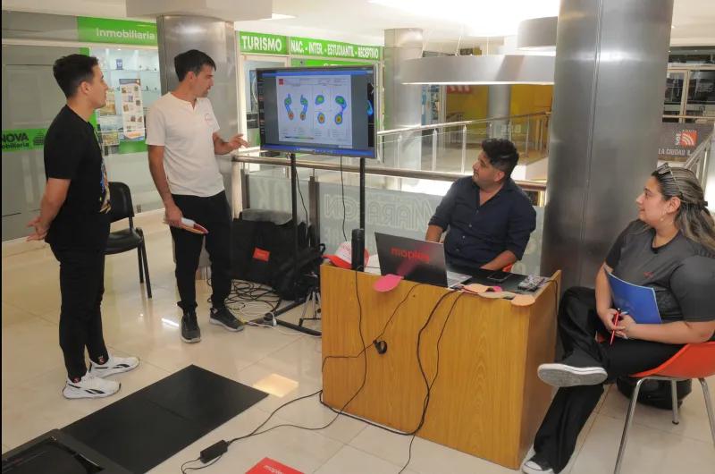 Gran convocatoria en los estudios de la pisada para atletas del Maratón