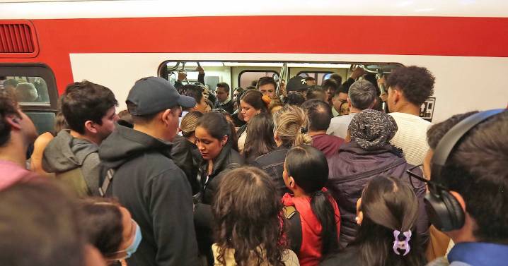 Metro informa cierre de siete estaciones de la Línea 1 en pleno horario punta