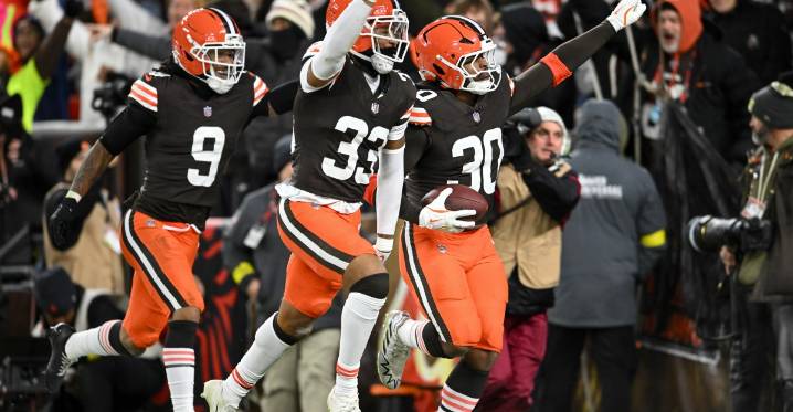 Pro Blue: Devin Bush records pick-six for Cleveland Browns