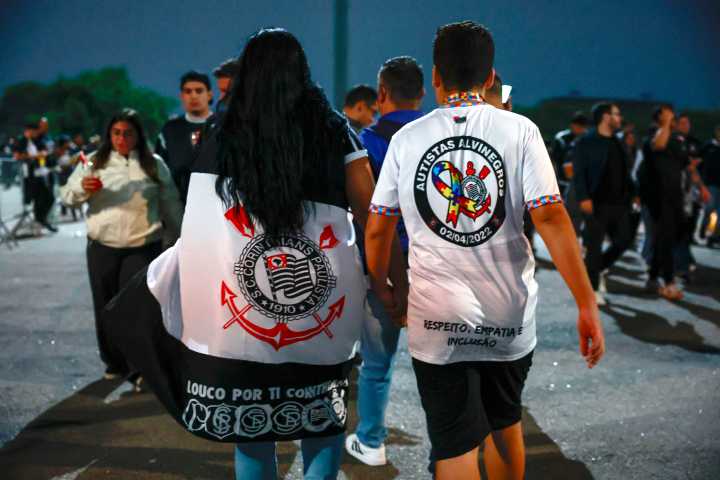 Corinthians pediría un préstamo para liquidar deuda a Santos Laguna