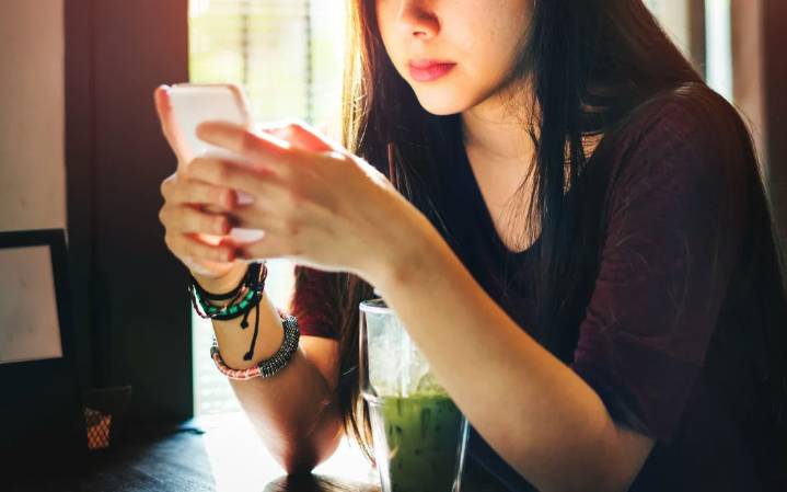 Can you really talk to dead using AI?  We tried out ‘deathbots’ so you don’t have to