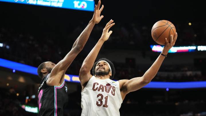 Short-handed Cleveland Cavaliers rally to beat Miami Heat 130-116 behind Jarrett Allen's double