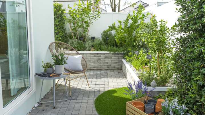 10 Backyard Trends That Are Perfectly Suited For Small City Homes