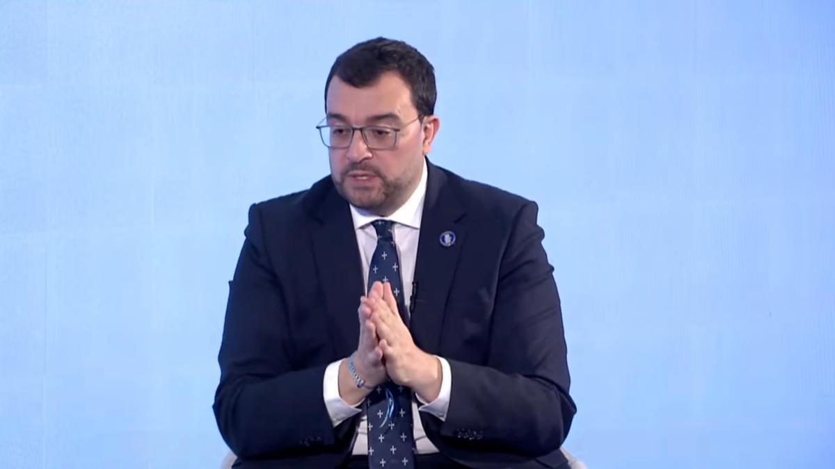 Adrián Barbón: "La vivienda es un asunto muy complejo, necesitamos llegar a grandes acuerdos"