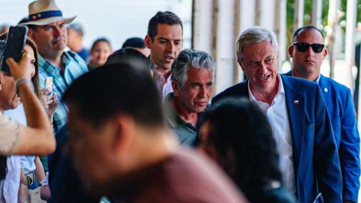 ¡Que se vaya! Gritos de rechazo y apoyo dividieron visita de Kast en Barrio Franklin