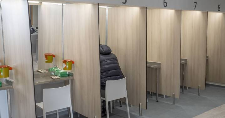 Glasgow drug consumption room's lack of smoking space 'acting as barrier'