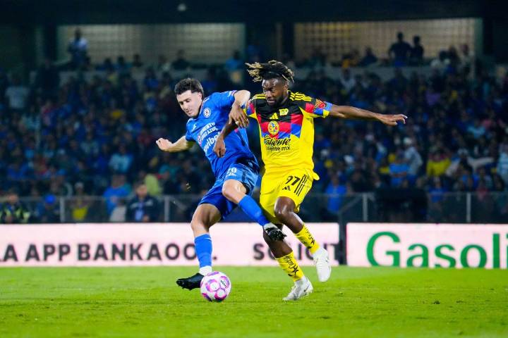 Allan Saint-Maximin llena de elogios la dirección de André Jardine