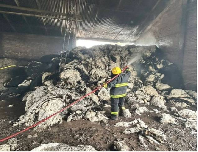 MACHAGAI: Se Prendió Fuego Un Galpón Con Algodón Y Maquinarias