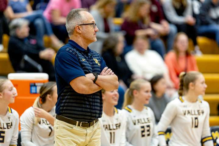 Valley Lutheran, Reese win to set up volleyball regional showdown