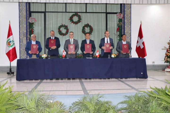 Suiza y Perú firman acuerdos para fortalecer la sostenibilidad del cacao amazónico