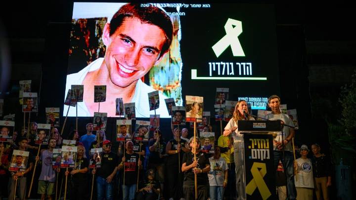 Hamas says it has handed over remains of Israeli soldier killed in Gaza during 2014 conflict, with Israel working to confirm identity