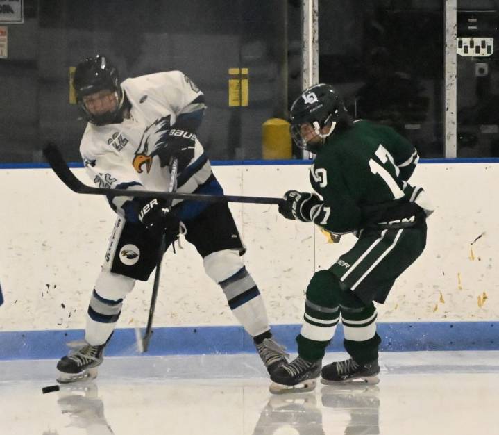 Despite flaws, unbeaten Utica Eisenhower pulls away from Lake Orion