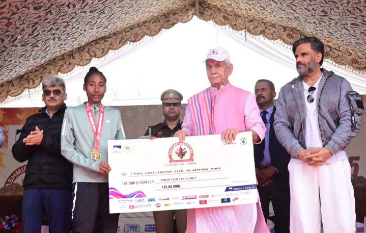 LG Felicitates the Winners of Kashmir Marathon