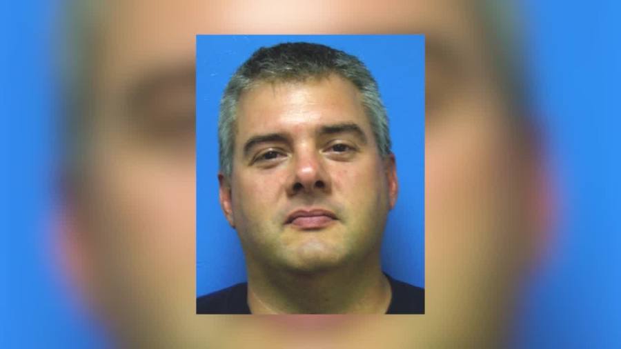 Ex-Rocky River officer pleads guilty to illegally searching police database