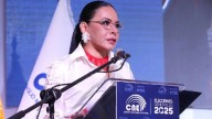 Ecuador: Jornada de referéndum y consulta popular concluye con 80% de participación